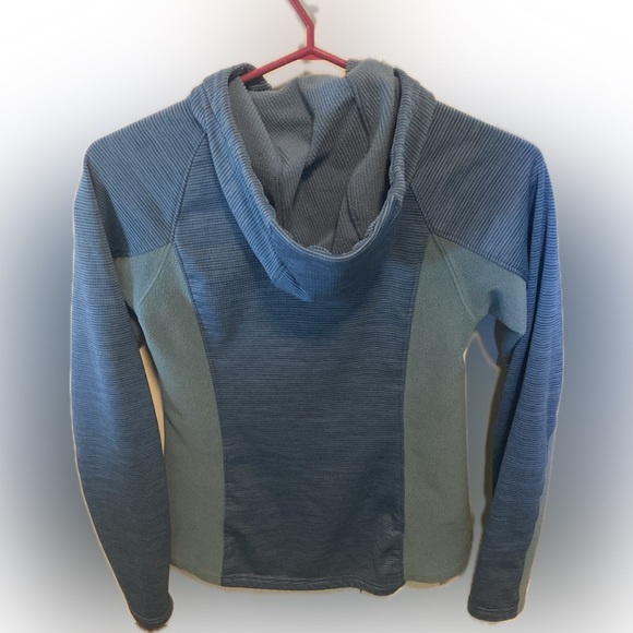 North face light jacket/ hoodie - Picture 2 of 3